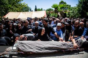 تصاویر| تشییع پیکر حسام محمودی