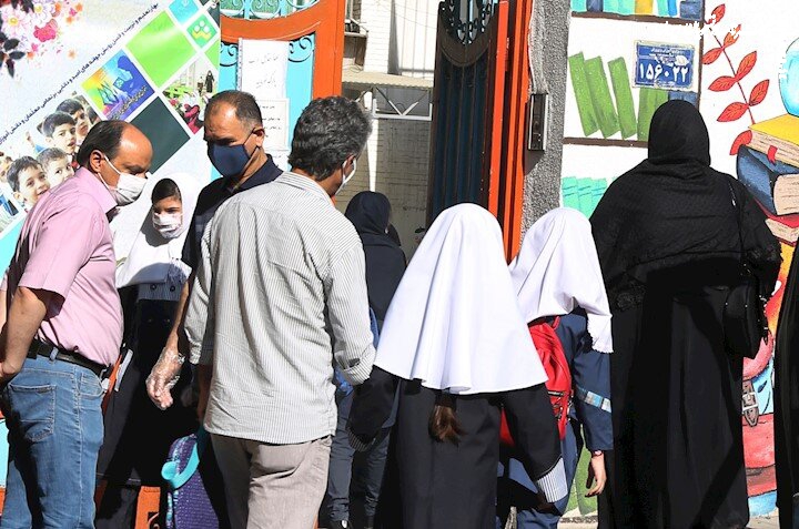 جزئیات و نحوه دریافت وجوه مختلف هنگام ثبت‌نام دانش‌اموزان/ فقط برای این موارد پول بدهید 