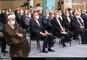 عکس| دیدار مسئولان وزارت خارجه و سفیران با رهبر انقلاب