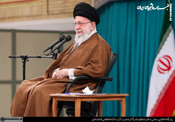 عکس| دیدار مسئولان وزارت خارجه و سفیران با رهبر انقلاب