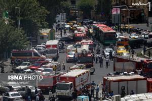 عکس| آتش‌سوزی گسترده در میدان رازی