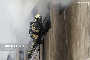 عکس| آتش‌سوزی گسترده در میدان رازی