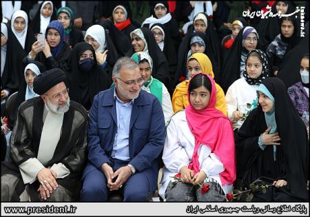 عکس| مراسم جشن روز دختر با حضور ابراهیم رئیسی در باغ کتاب تهران