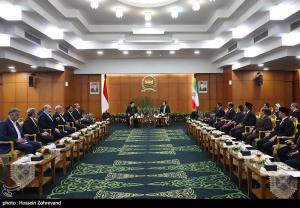 تصاویر| دیدار رئیسی با رییس مجلس مشورتی خلق اندونزی