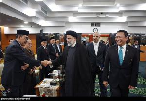 تصاویر| دیدار رئیسی با رییس مجلس مشورتی خلق اندونزی