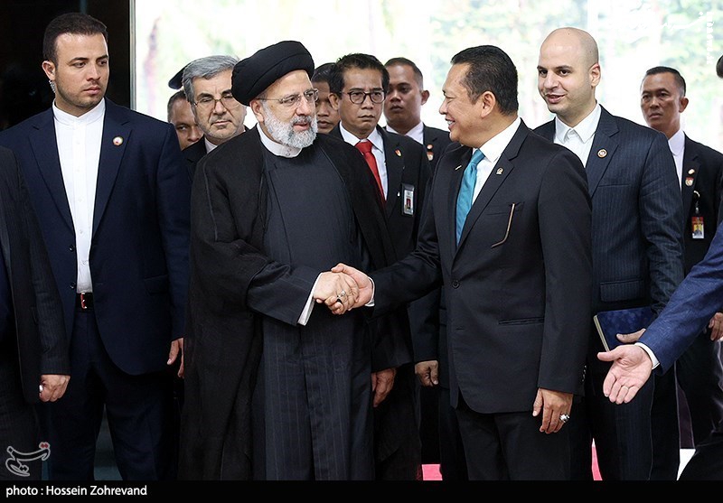 تصاویر| دیدار رئیسی با رییس مجلس مشورتی خلق اندونزی
