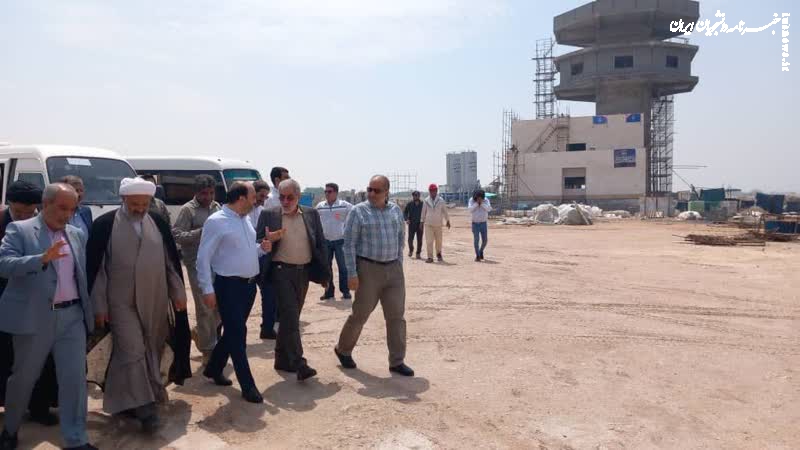 بازدید اعضای هیأت رئیسه کمیسیون اصل ۹۰ مجلس از زیرساخت‌های جزیره ابوموسی