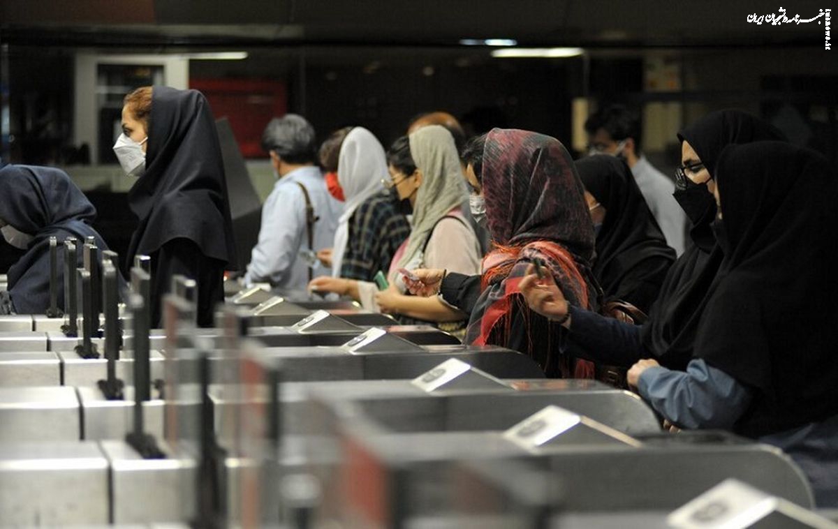 در لایحه حجاب پلیس در حد عکاس می‌تواند کار کند/ سلبریتی‌ها در حال ترویج کشف حجاب هستند