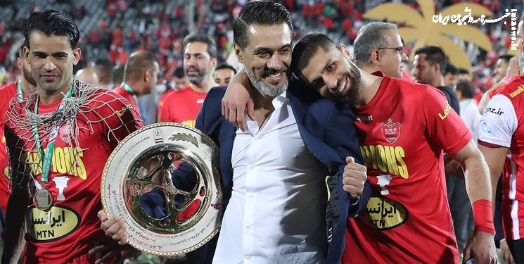 کت قهرمانی بر تن پرسپولیسی‌ها