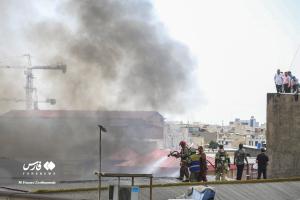 تصاویر| آتش‌سوزی انبار چسب در بازار تهران