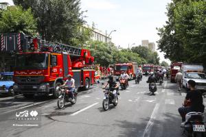 تصاویر| آتش‌سوزی انبار چسب در بازار تهران