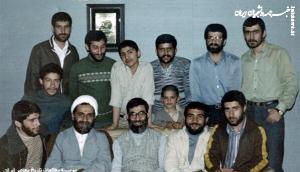 تصاویر کمتر دیده‌ شده از رهبر انقلاب با لباس شخصی و جلیقه