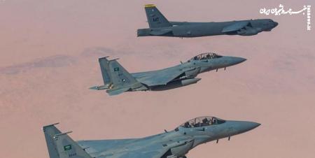 رزمایش جت‌های «اف-۱۵» عربستان با بمب افکن‌های «بی-۱ لنسر» آمریکا