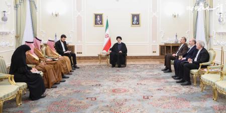 وزیر خارجه عربستان با آیت‌الله رئیسی دیدار کرد