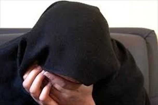 دام دختر ۱۷ساله برای رانندگان خودروهای لوکس