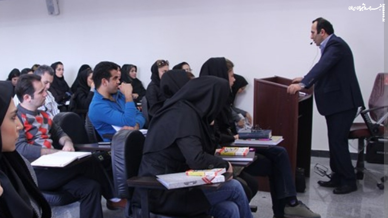 دانشگاه‌ها آئین نامه‌های مختص خود را برای اعطای پژوهانه دارند