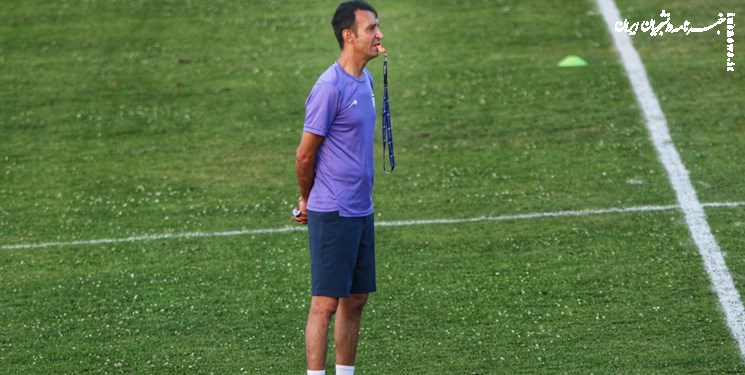 عنایتی: به هیچ بازیکنی نمی گویم کجا برود یا نرود