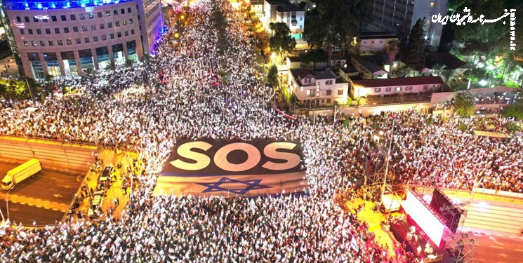 مجسمه  نتانیاهو در تظاهرات امروز عریان شد