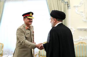تصاویر| دیدار رئیسی با فرمانده ارتش پاکستان