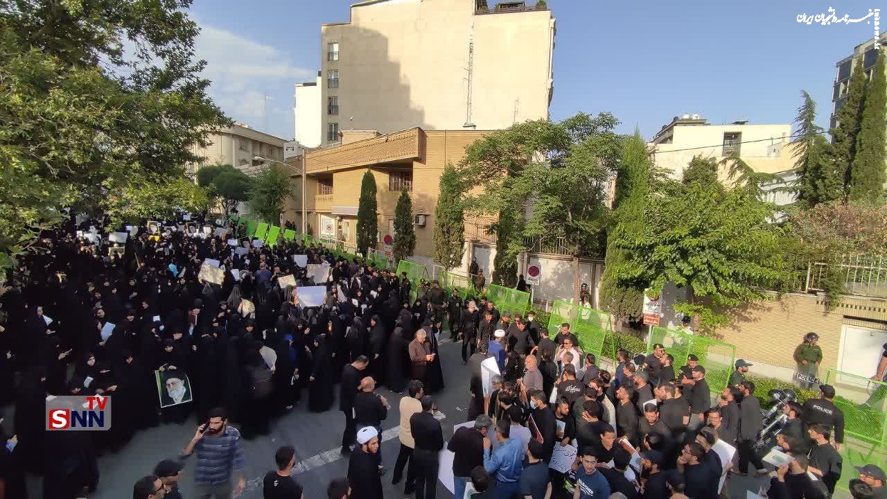  اعتراض دانشجویان انقلابی به هتک حرمت قرآن/ بسیج دانشجویی: سفیر سوئد باید اخراج شود