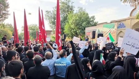  فیلم| اجتماع مردم شیراز  در اعتراض به هتک حرمت به آمر به معروف