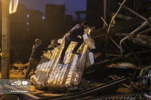 تصاویر|  عملیات آواربرداری ریزش ساختمان در جنوب تهران 