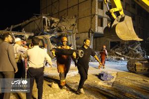 تصاویر|  عملیات آواربرداری ریزش ساختمان در جنوب تهران 