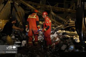 تصاویر|  عملیات آواربرداری ریزش ساختمان در جنوب تهران 