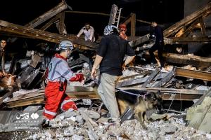 تصاویر|  عملیات آواربرداری ریزش ساختمان در جنوب تهران 