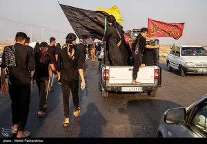 تصاویر| حرکت کاروان پیاده‌روی عشاق الحسین (ع) از سربندر استان خوزستان