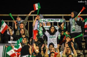 عکس| تصاویر دختران تماشاگر در مسابقه فوتبال لیگ برتر