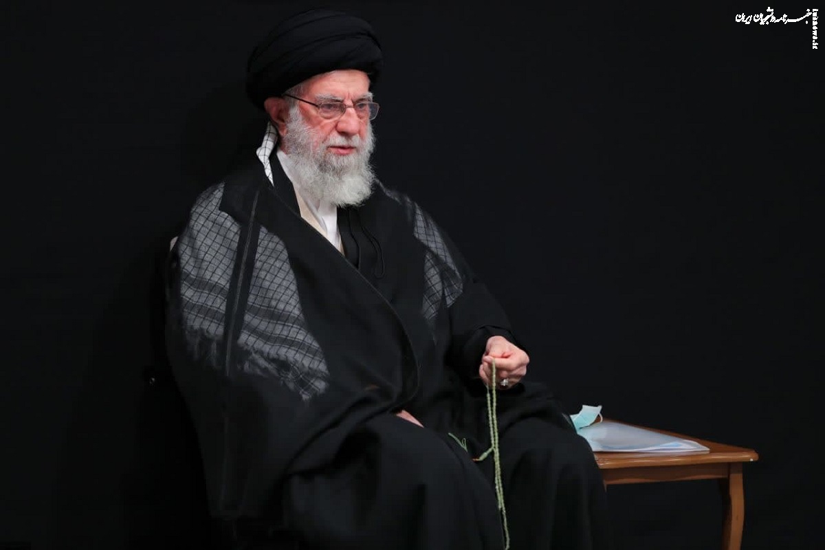  رهبر انقلاب: اگر مقاومت کردید، قله را فتح خواهید کرد