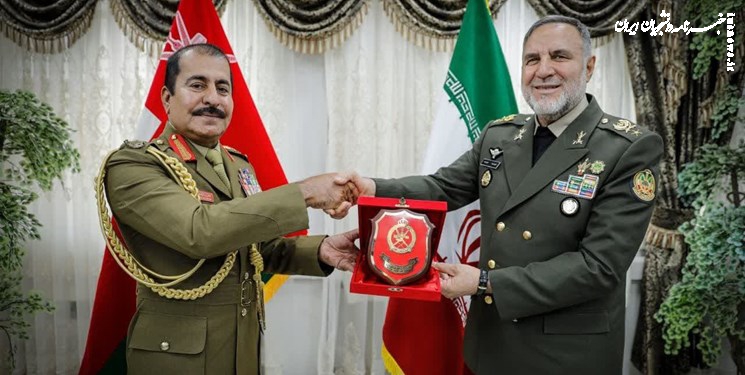 فرمانده نیروی زمینی ارتش عمان با امیر حیدری دیدار کرد 