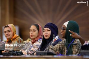 نشست شرکت کنندگان در جشنواره بین‌المللی رسانه (خورشید) با رییس جمهور عکس