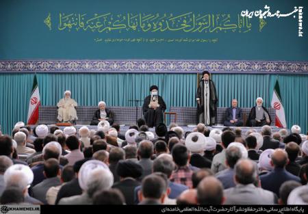 عکس| دیدار مسئولان نظام، سفرای کشور‌های اسلامی و میهمانان کنفرانس وحدت با رهبر انقلاب