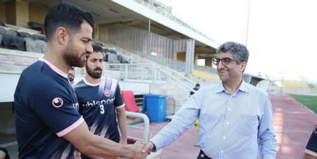  رئیس هیات مدیره باشگاه پرسپولیس : گل محمدی به دلیل مسافرت به جلسه هیات مدیره نیامد