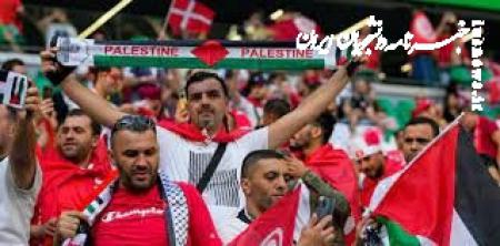 طرفداران تیم مالزی پرچم فلسطین را در بازی با هند بالا بردند +فیلم