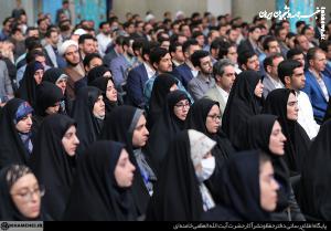 دیدار جمعی از نخبگان و استعدادهای برتر علمی با رهبر انقلاب +عکس