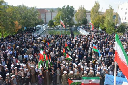 عکس| راهپیمایی اعتراضی  دانشگاهیان دانشگاه تبریز در محکومیت حمله رژیم صهیونیستی 