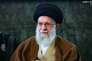 بازدید فرمانده کل قوا از نمایشگاه دستاوردهای نیروی هوافضای سپاه پاسداران +عکس