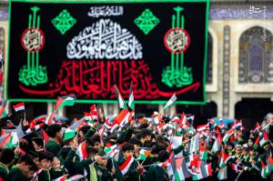 تصاویر| اجتماع دانش آموزان عراقی در بین‌الحرمین برای حمایت از غزه