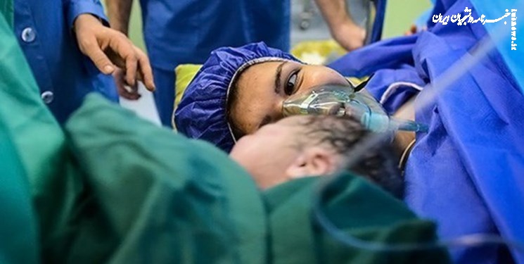 چرا دستورالعمل ممنوعیت ورود مردان به اتاق زایمان روی زمین ماند؟