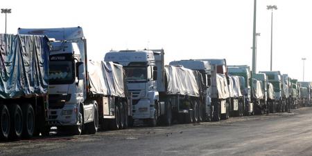 کامیون‌های بشردوستانه در گذرگاه رفح مجدد متوقف شدند