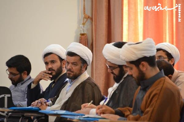 تفکیک حوزه‌های علمیه از انقلاب؟! +ویراست 