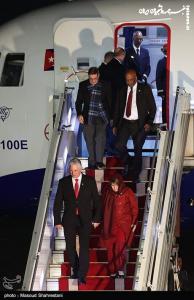 پوشش متفاوت همسر رئیس جمهور کوبا هنگام ورود به ایران +عکس