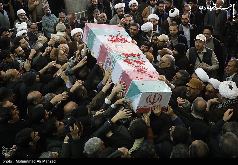  مراسم تشیع پیکر ۷ شهید مدافع حرم در تهران برگزار شد 