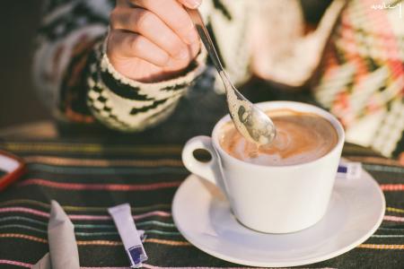 خطرات نوشیدن قهوه با شیر و شکر