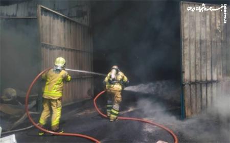 حریق گسترده یک انبار در خیابان امیرکبیر
