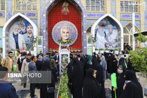 گلزار شهدا کرمان در آستانه سالگرد شهید سلیمانی  +عکس