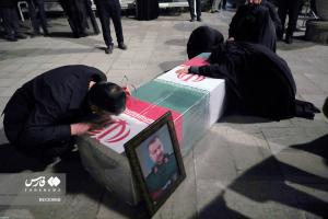 نماز رهبر انقلاب بر پیکر «سردار موسوی» +عکس